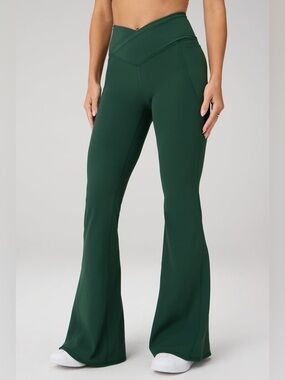 NWT Large Fabletics High-Waist Flared Active Pants in Dark Green